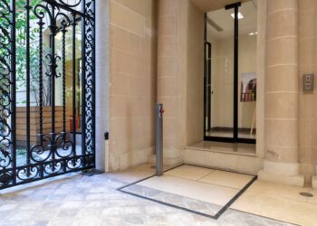 Streamlining Mobility: The Benefits Of Choosing A Platform Lift